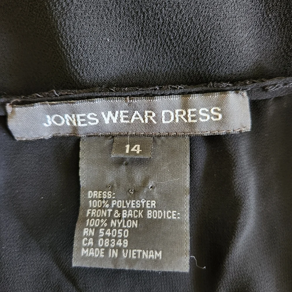 Jones Wear Black Lace-Trim Cocktail Dress - Picture 6 of 7